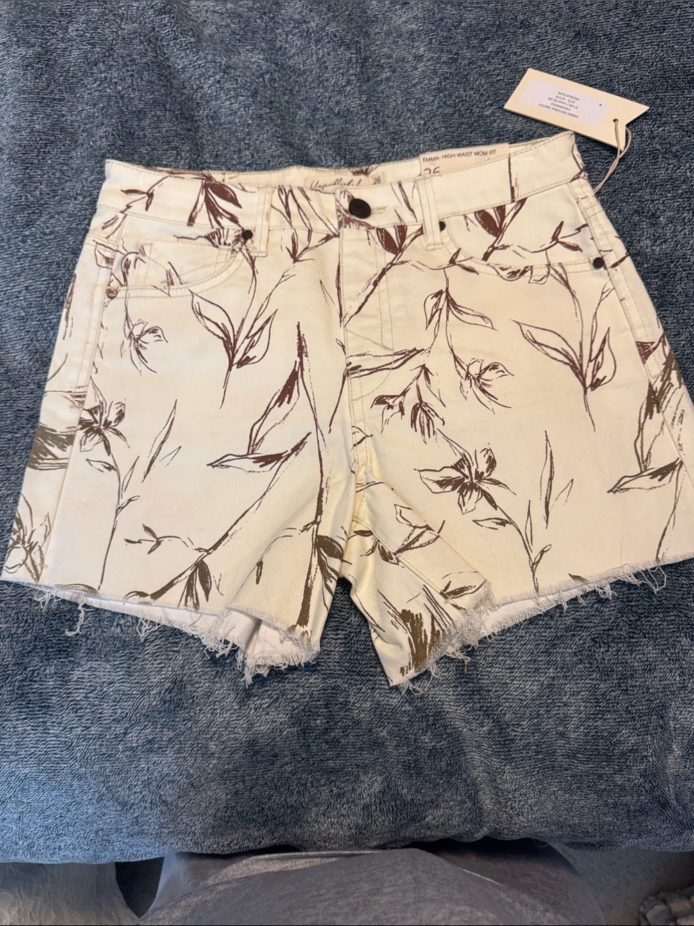 Cream Floral Women’s Denim Shorts with Frayed Hem